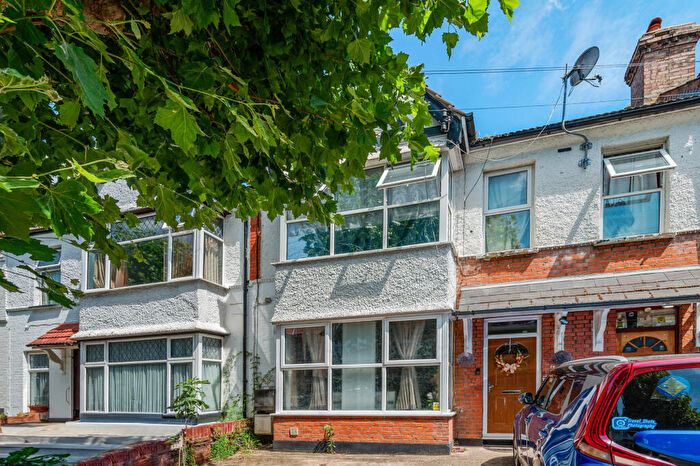 2 Bedroom Maisonette For Sale In Greenhill Road, Greater London, HA1