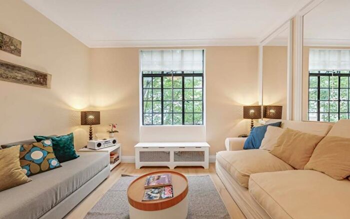 2 Bedroom Flat To Rent In Harrowby Street, Marylebone, London, W1H
