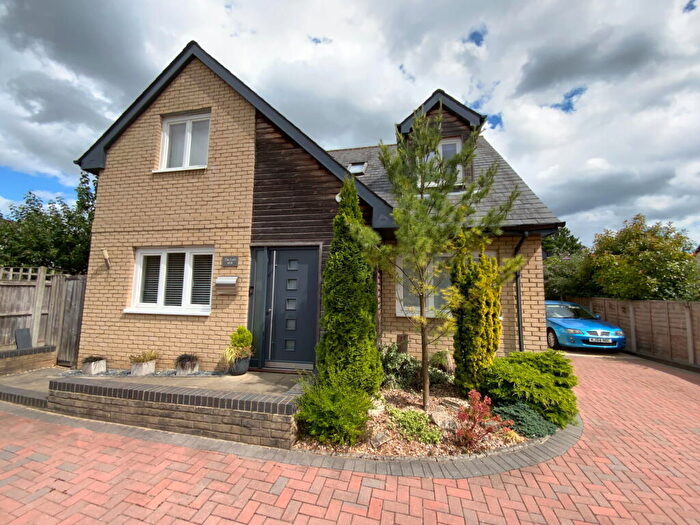 4 Bedroom Detached House For Sale In Belswains Lane, Hemel Hempstead, HP3