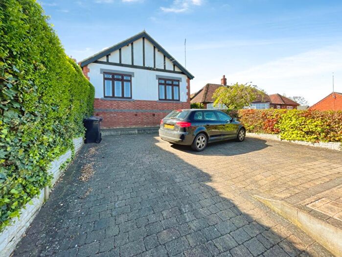 2 Bedroom Detached Bungalow For Sale In Alexandra Road, Burton-on-Trent, DE15
