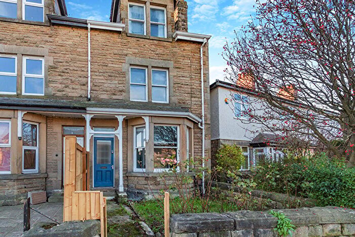 4 Bedroom End Of Terrace House For Sale In Skipton Road, Harrogate, HG1