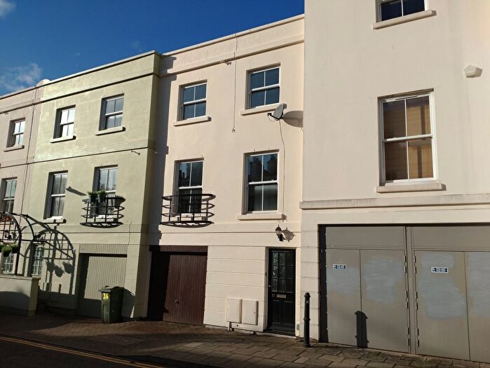 2 Bedroom Property To Rent In Grosvenor Place South, Cheltenham, GL52