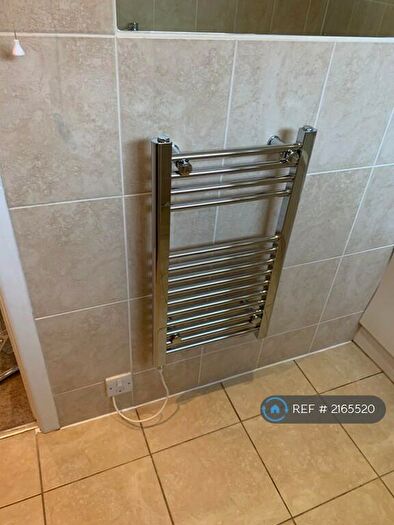 2 Bedroom Flat To Rent In Chelwood Close, Chippenham, SN14