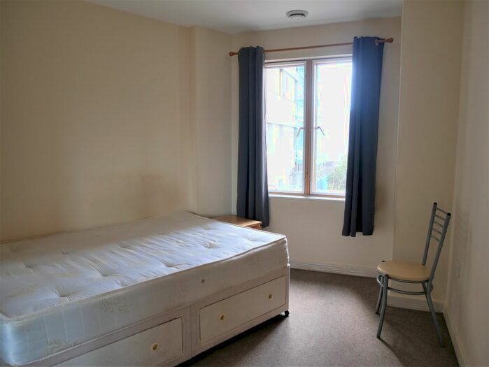 2 Bedroom Flat To Rent In Drayton Green Road, West Ealing, W13