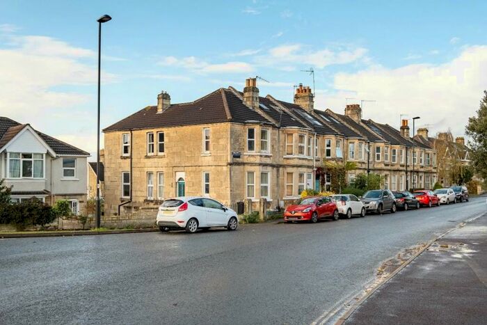 6 Bedroom End Of Terrace House To Rent In Livingstone Terrace, Junction Road, Bath, BA2