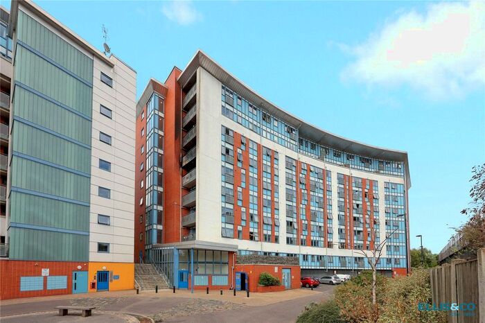 2 Bedroom Flat To Rent In Leamore Court, Meath Crescent, London, E2
