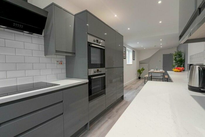 7 Bedroom Terraced House To Rent In Telephone Road, Southsea, PO4