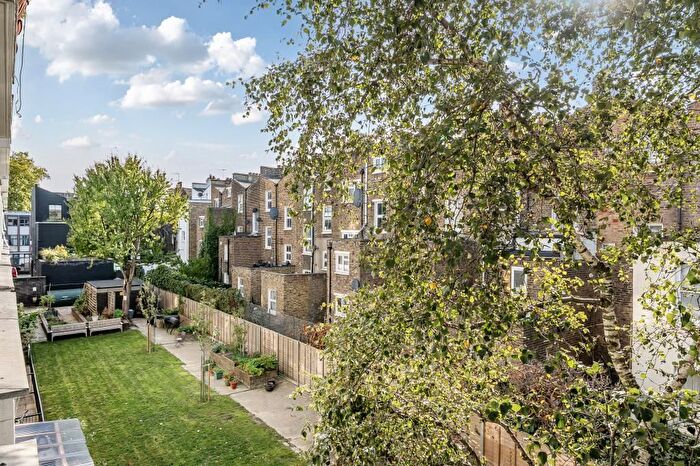 3 Bedroom Flat For Sale In Portobello Road, London, W10