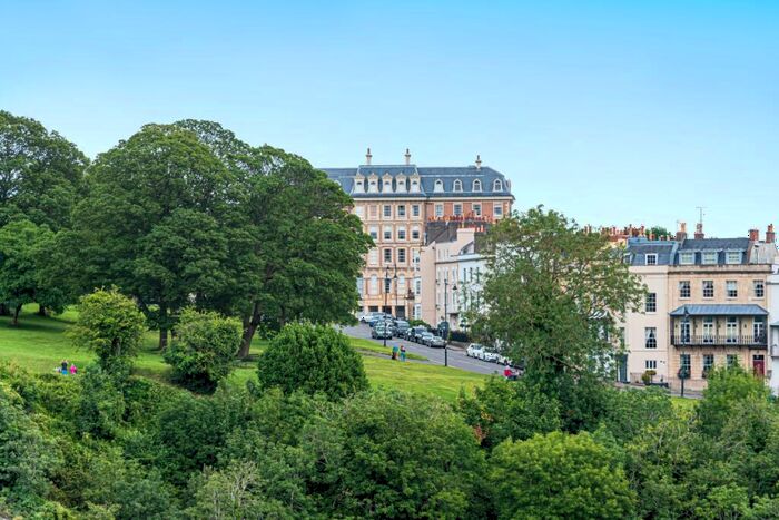 2 Bedroom Flat For Sale In Clifton, Bristol, BS8