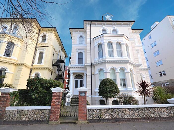 2 Bedroom Flat To Rent In Devonshire Place, Eastbourne, BN21