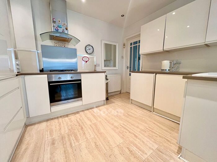 2 Bedroom Semi-Detached Bungalow For Sale In Shanks Crescent, Johnstone, PA5