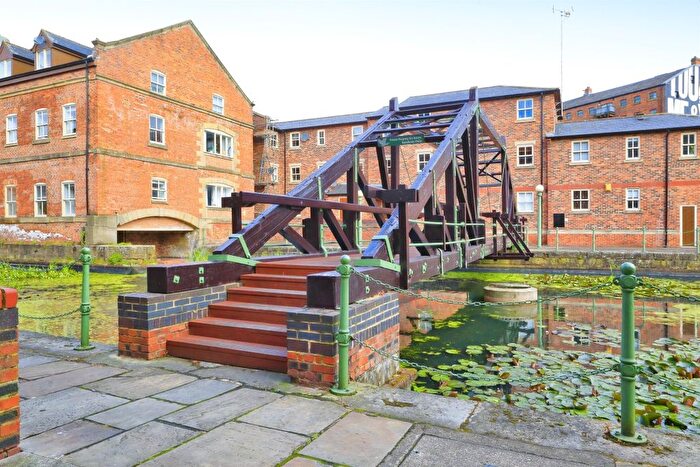 1 Bedroom Flat For Sale In Navigation Walk, Leeds, LS10
