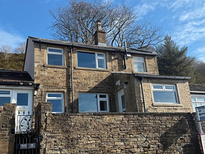 2 Bedroom Cottage To Rent In Brow Lane, Halifax, West Yorkshire, HX3