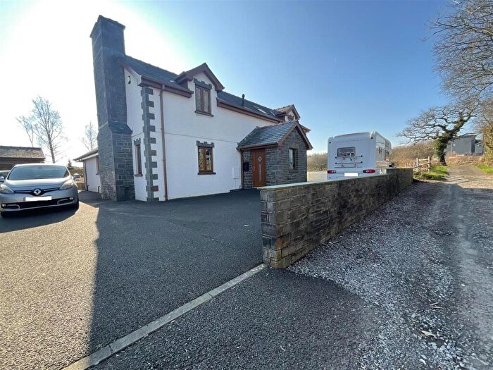 3 Bedroom Detached House For Sale In Blaenau Road, Llandybie, Ammanford, SA18
