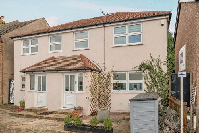 4 Bedroom Semi-Detached House For Sale In Bloomfield Road, Bromley, BR2