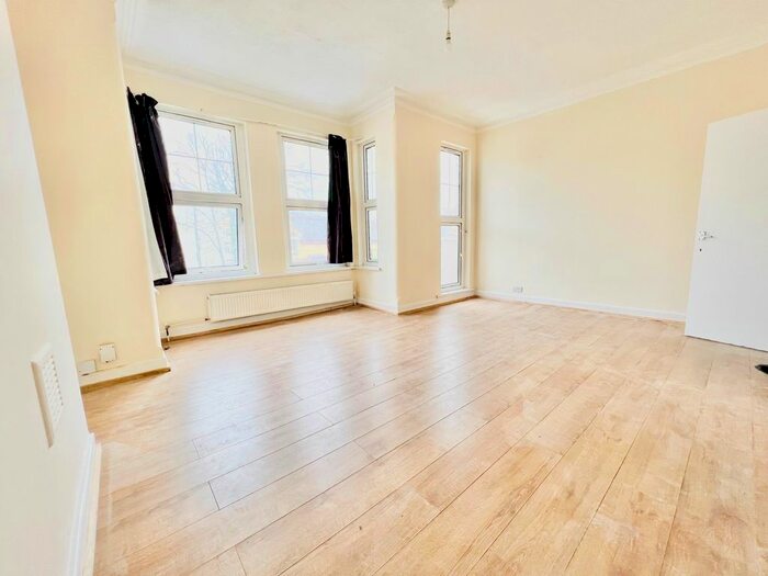 2 Bedroom Flat To Rent In Bruce Grove, London, N17