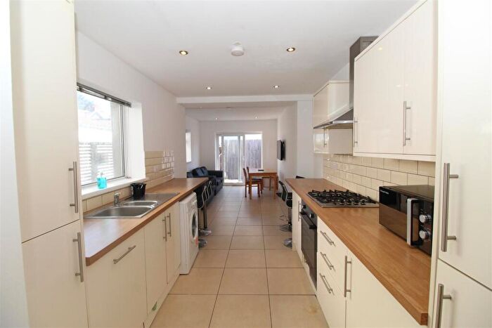6 Bedroom Private Halls To Rent In Brithdir Street, Cathays, Cardiff, CF24