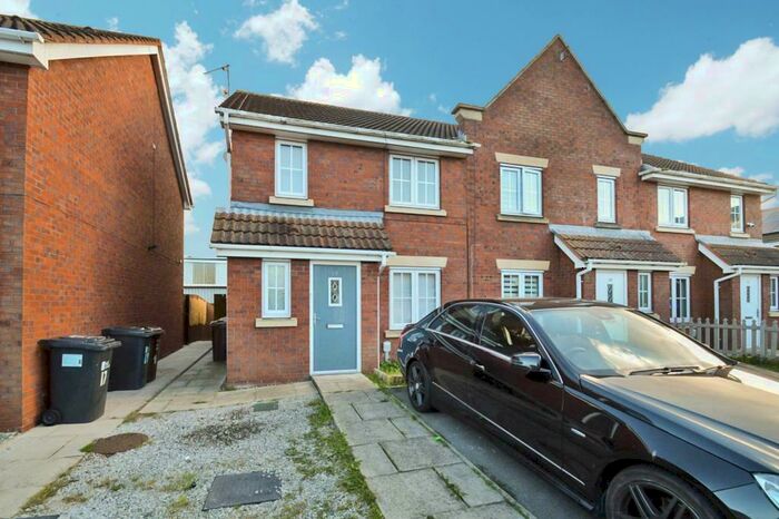 3 Bedroom End Of Terrace House To Rent In Acasta Way Hull, HU9