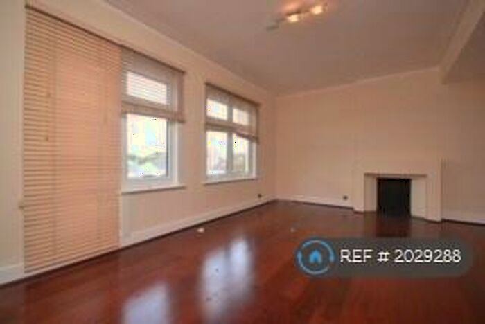 2 Bedroom Flat To Rent In Creighton Avenue, London, N10