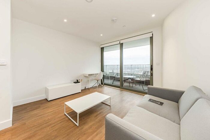 1 Bedroom Flat To Rent In Union Way, Old Oak Common, NW10