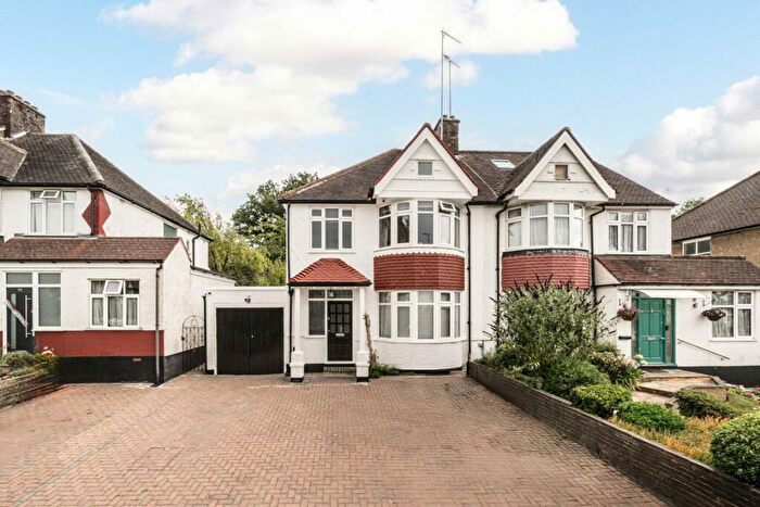 3 Bedroom House To Rent In St. Marys Crescent, London, NW4