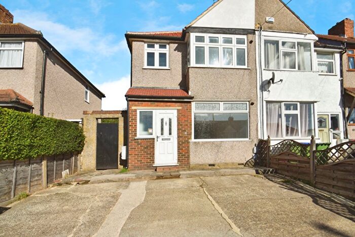 3 Bedroom End Terrace House To Rent In Lyndon Avenue, Sidcup, DA15