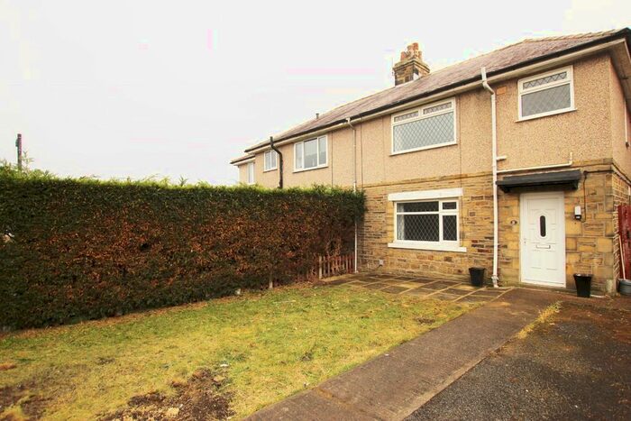 3 Bedroom Semi-Detached House To Rent In Dallam Walk, Shipley, BD18