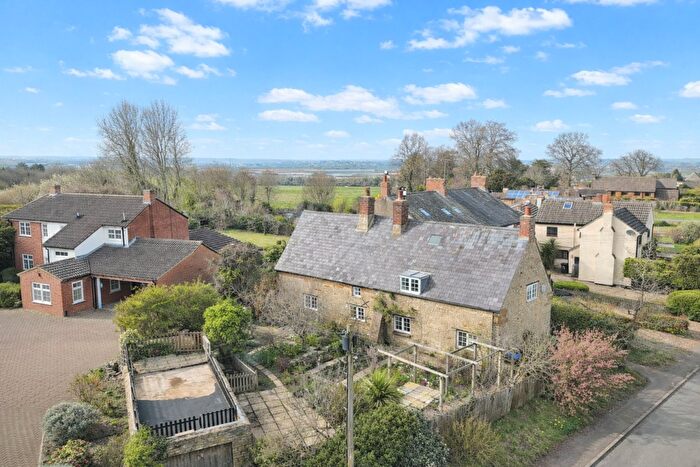 3 Bedroom Cottage For Sale In The Green, Great Houghton, Northampton, NN4