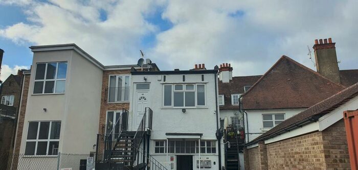 2 Bedroom Apartment To Rent In Packhorse Road, Gerrards Cross, SL9