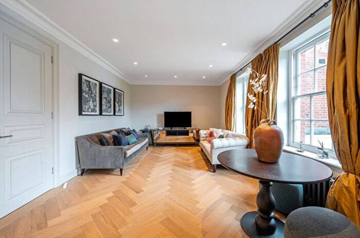 2 Bedroom Flat To Rent In Kidderpore Avenue, Hampstead, NW3