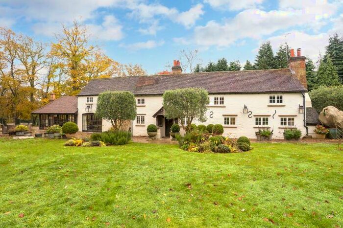 4 Bedroom Detached House To Rent In Burhill, Walton On Thames, Surrey, KT12