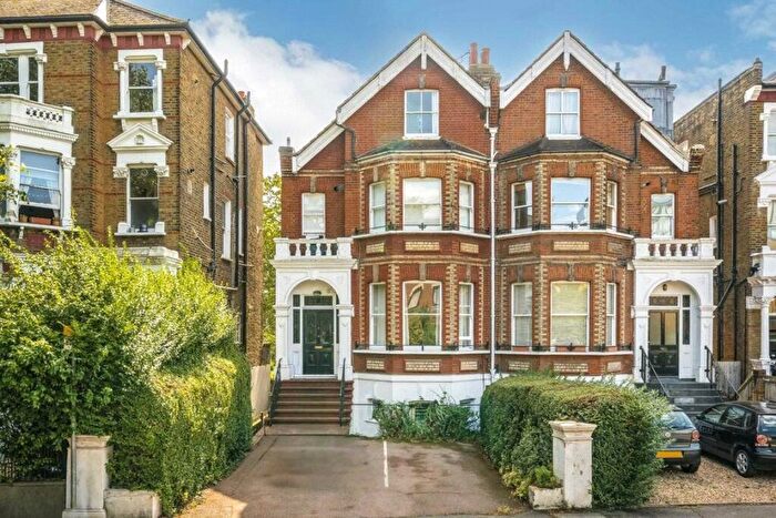 2 Bedroom Flat To Rent In Worple Road, London, SW20