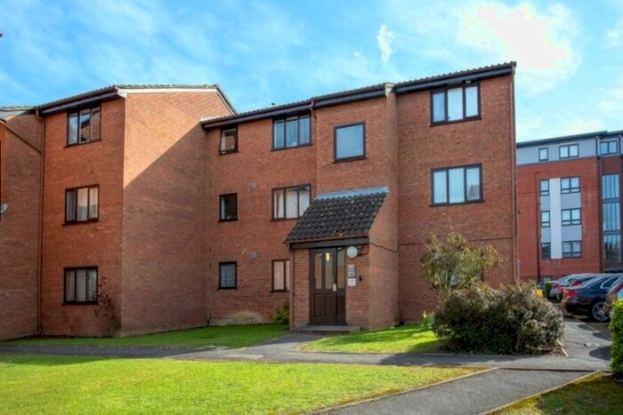 1 Bedroom Flat To Rent In Solar Court King Georges Avenue, Watford, WD18