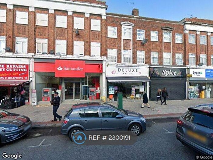 2 Bedroom Flat To Rent In High Street, Barkingside, Ilford, IG6
