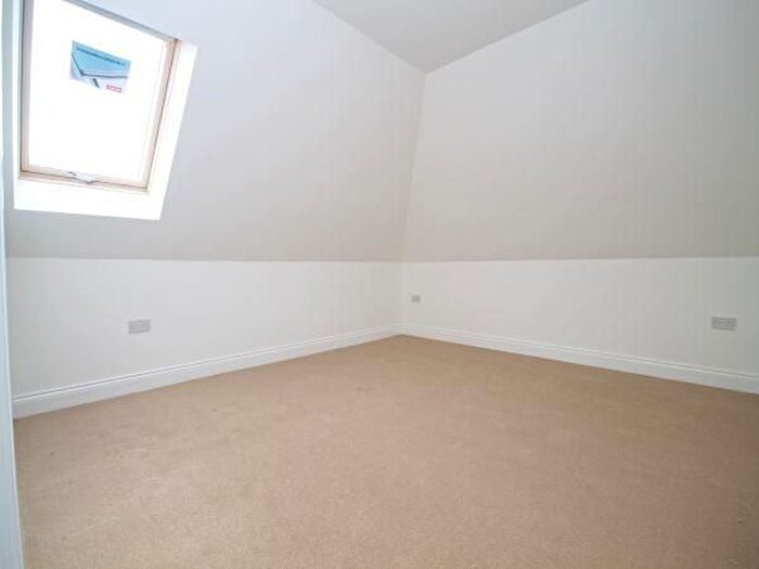1 Bedroom Flat For Sale In Edward Way, Ashford, TW15