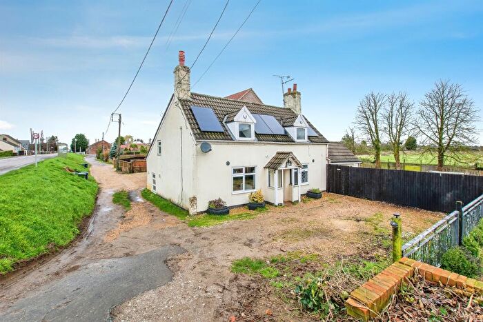 4 Bedroom Detached House For Sale In Murrow Bank, Murrow, Wisbech, PE13