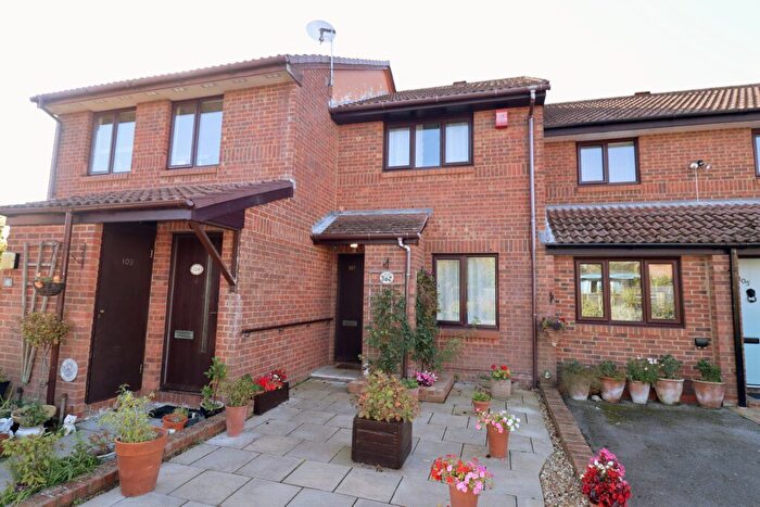 2 Bedroom Terraced House For Sale In Fathoms Reach, Hayling Island, PO11