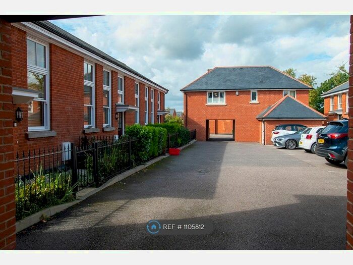 1 Bedroom End Of Terrace House To Rent In Kensington Way, Brentwood, CM14