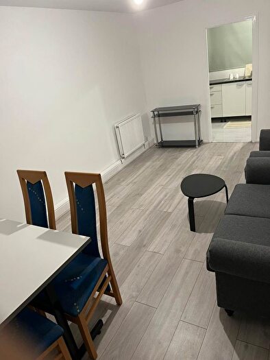 2 Bedroom Flat To Rent In Calcraft House, Bonner Road, London, E2