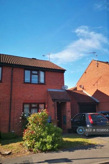 2 Bedroom Semi-Detached House To Rent In Cross Gates Close, Bracknell, RG12