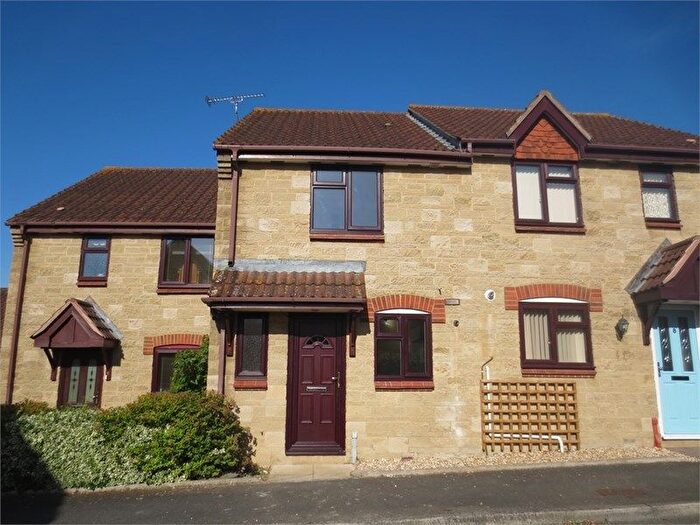 2 Bedroom Property To Rent In The Acres, Martock, TA12