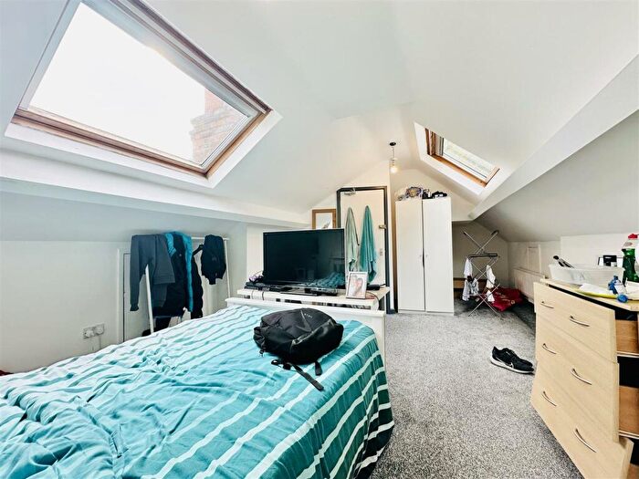 9 Bedroom House To Rent In Derby Road, Nottingham, NG7