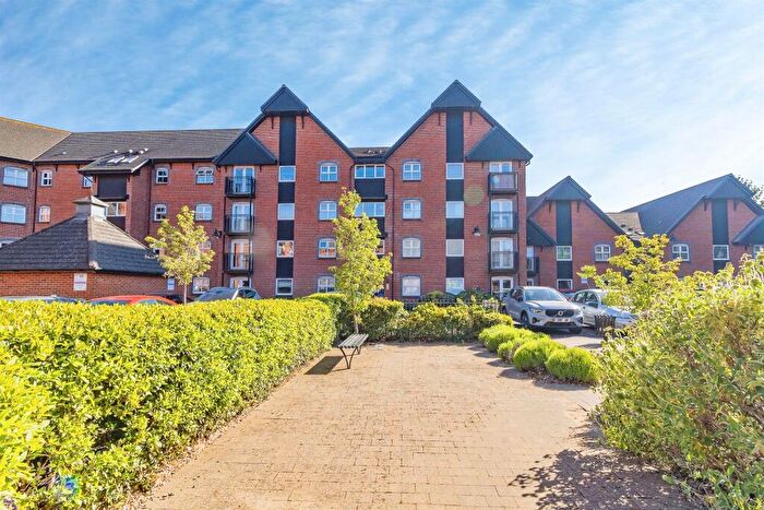 2 Bedroom Flat For Sale In The Wharf, Leighton Buzzard, LU7