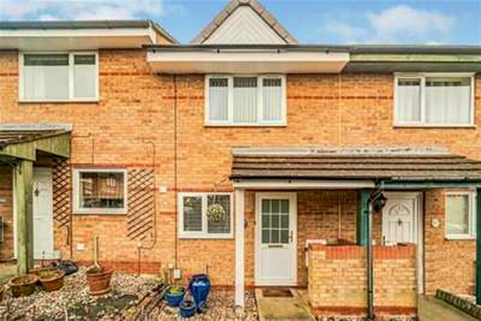 2 Bedroom House To Rent In Bradman Way - SG1