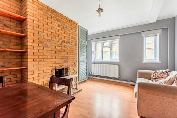 2 Bedroom Flat To Rent In Pages Walk, London, SE1