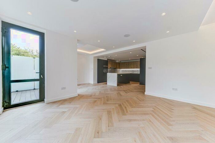 2 Bedroom Apartment To Rent In Regents Park Road, Finchley, N3