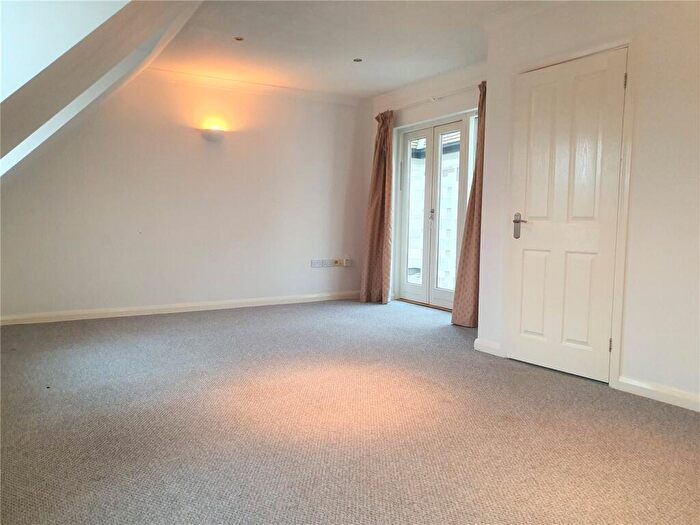 1 Bedroom Apartment To Rent In Horseshoe Mews, Canterbury, Kent, CT1