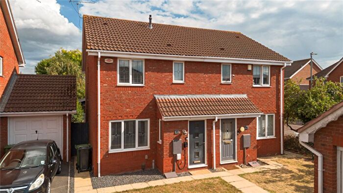 3 Bedroom Semi-Detached House For Sale In Westons Brake, Emersons Green, Bristol, BS16