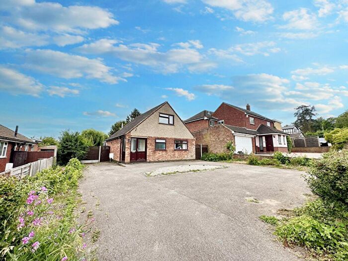 3 Bedroom Chalet For Sale In Church Street, Billericay, CM11