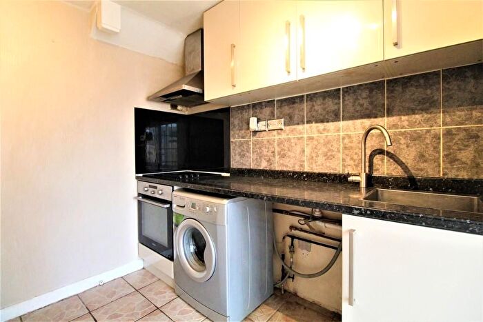 3 Bedroom Terraced House For Sale In Scots Close, Staines, TW19